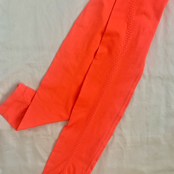 💕 Flawed but still fabulous! Free People Movement Good Karma Onesie - Picture 8 of 12